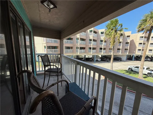 $1,100 | 3938 Surfside Boulevard, Unit 2141, Corpus Christi, TX 78402