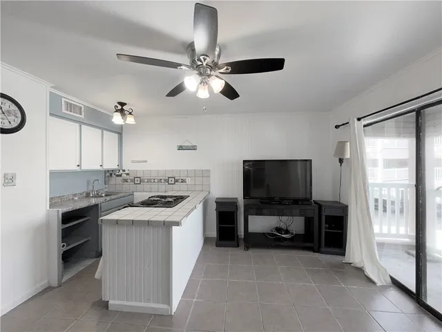 $1,100 | 3938 Surfside Boulevard, Unit 2141, Corpus Christi, TX 78402
