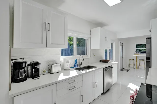 $785,000 | 1050 Northeast 150th Street, Miami, FL 33161