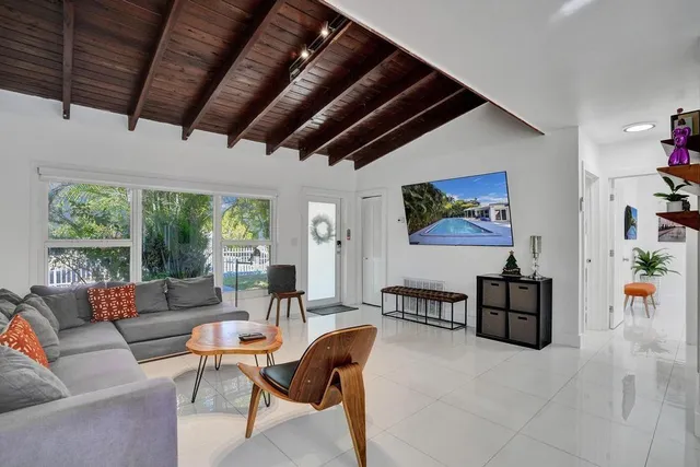 $785,000 | 1050 Northeast 150th Street, Miami, FL 33161