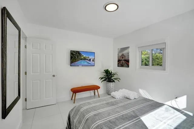 $785,000 | 1050 Northeast 150th Street, Miami, FL 33161