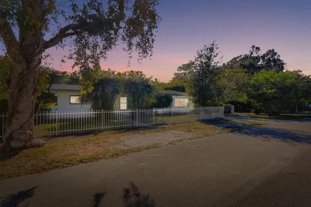 $785,000 | 1050 Northeast 150th Street, Miami, FL 33161