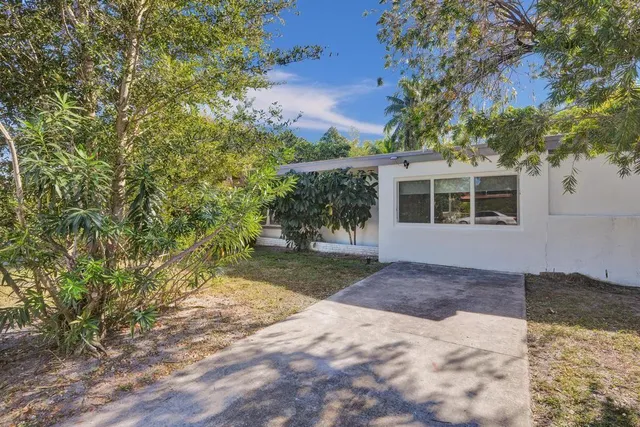 $785,000 | 1050 Northeast 150th Street, Miami, FL 33161