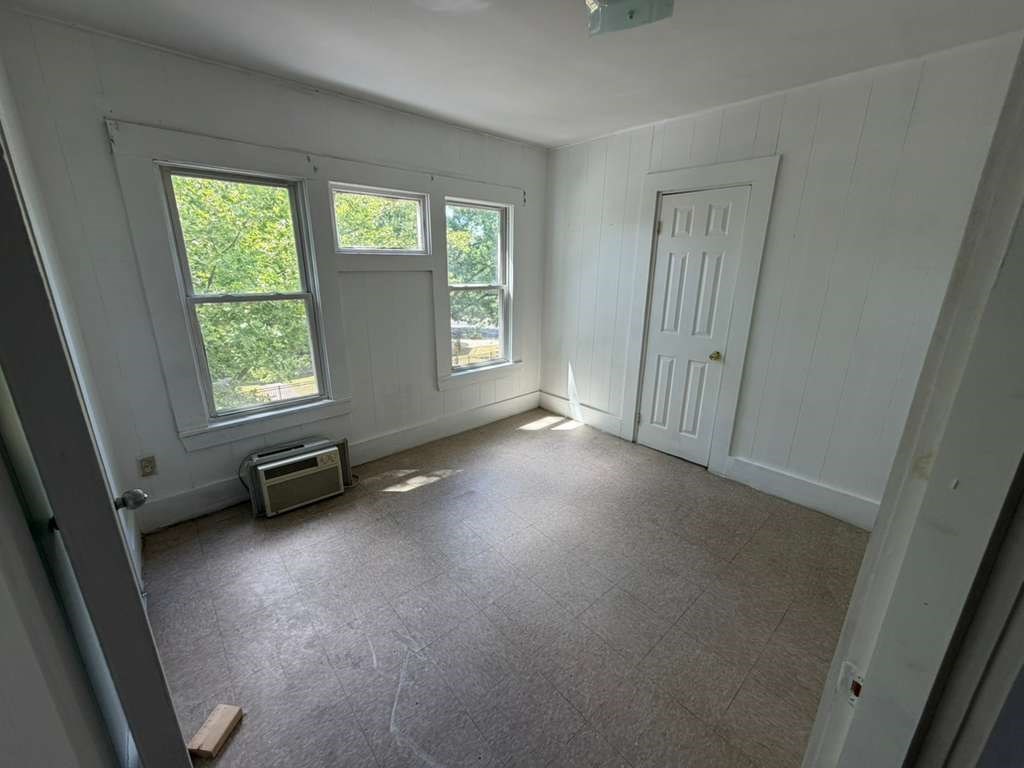 18 Alderman Street, Unit 3 Springfield, MA 01108 - Photo 4 of 4