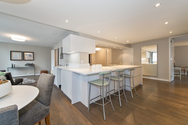 200 East Delaware Place, Unit 18F Chicago, IL 60611 - Photo 8 of 38