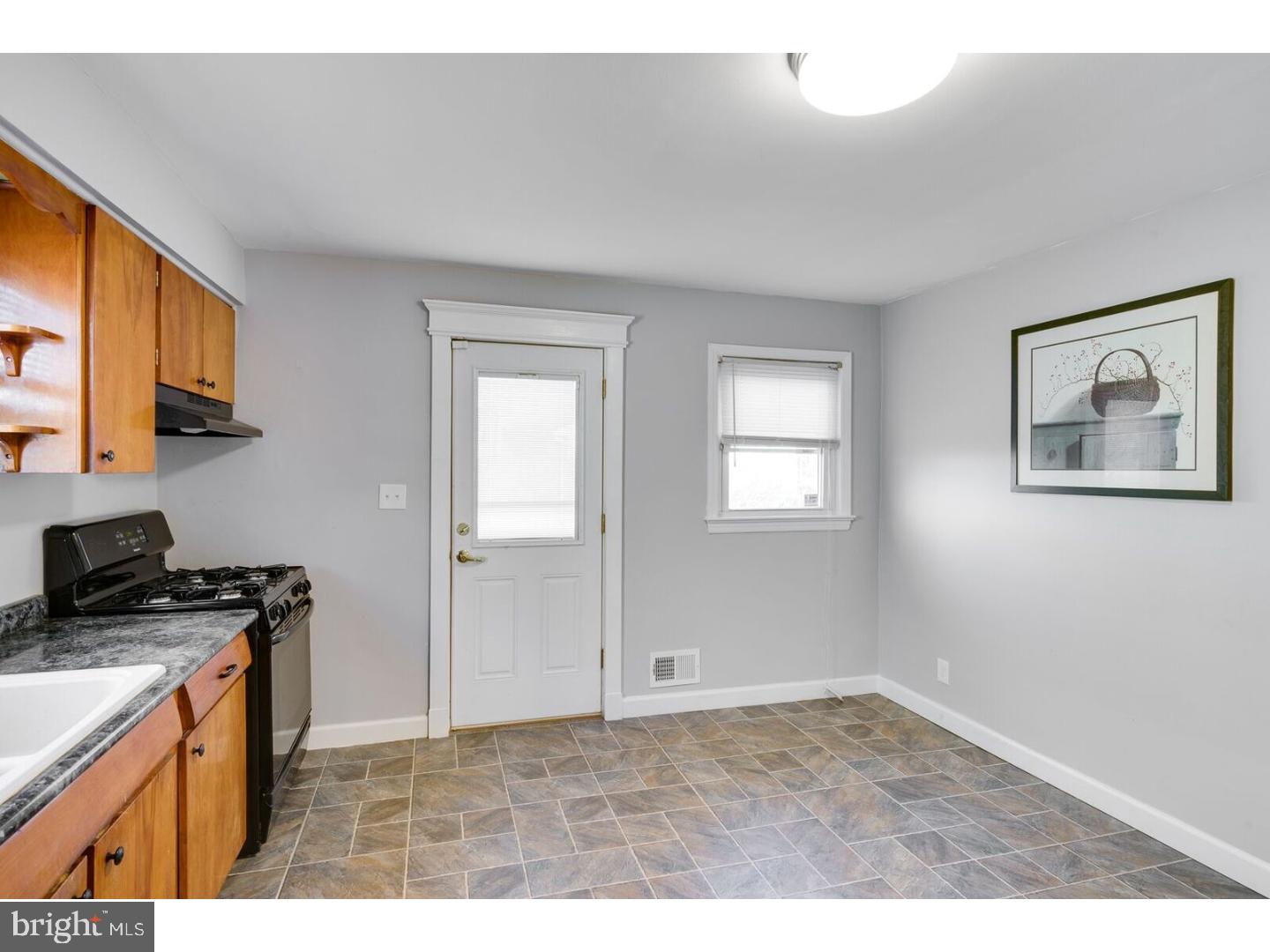 83 Unwin Drive Hamilton, NJ 08610 - Photo 8 of 22