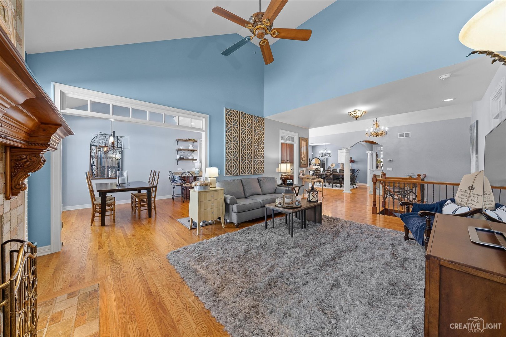 3509 Ridge Pointe Drive Geneva, IL 60134 - Photo 12 of 39 a living room with furniture and kitchen view
