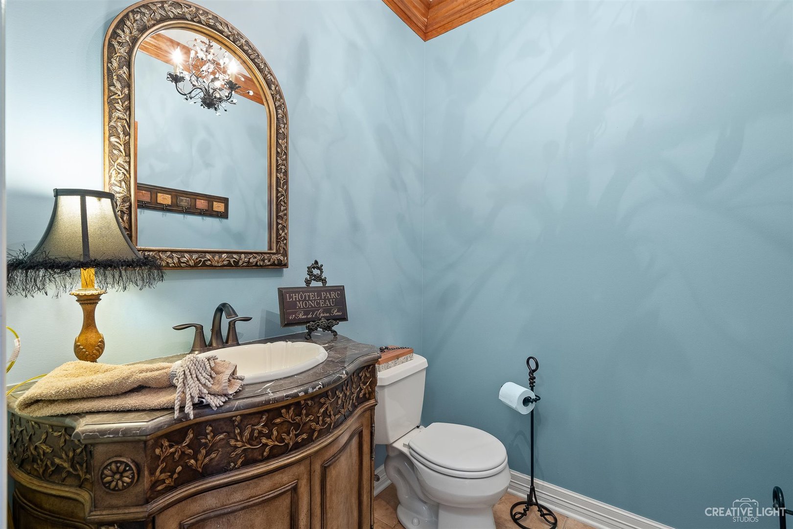 3509 Ridge Pointe Drive Geneva, IL 60134 - Photo 21 of 39 a bathroom with a toilet a sink and mirror