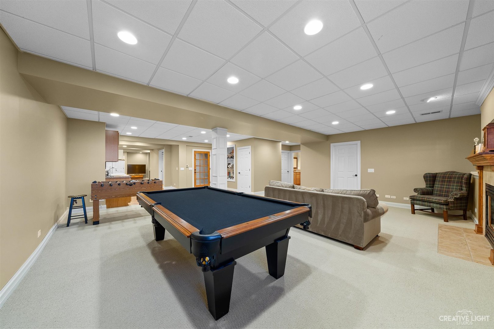 3509 Ridge Pointe Drive Geneva, IL 60134 - Photo 22 of 39 a room with furniture pool table and a flat screen tv