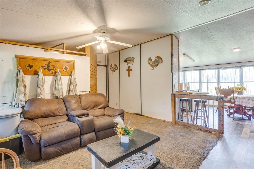1100 Knob Road Springtown, TX 76082 - Photo 8 of 28