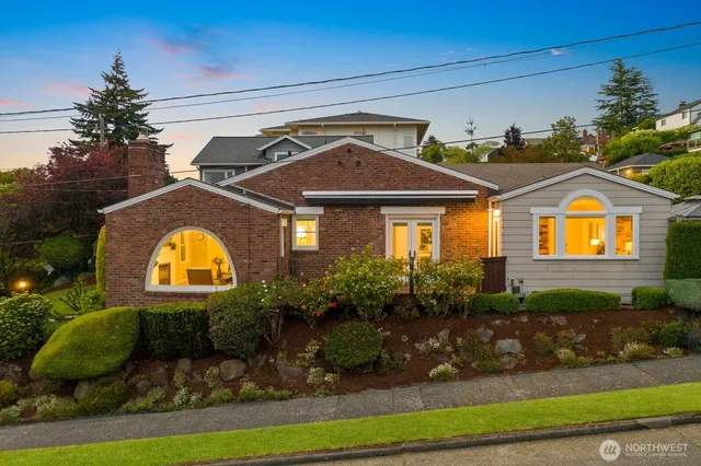 $1,398,000 | 2802 29th Avenue West, Seattle, WA 98199