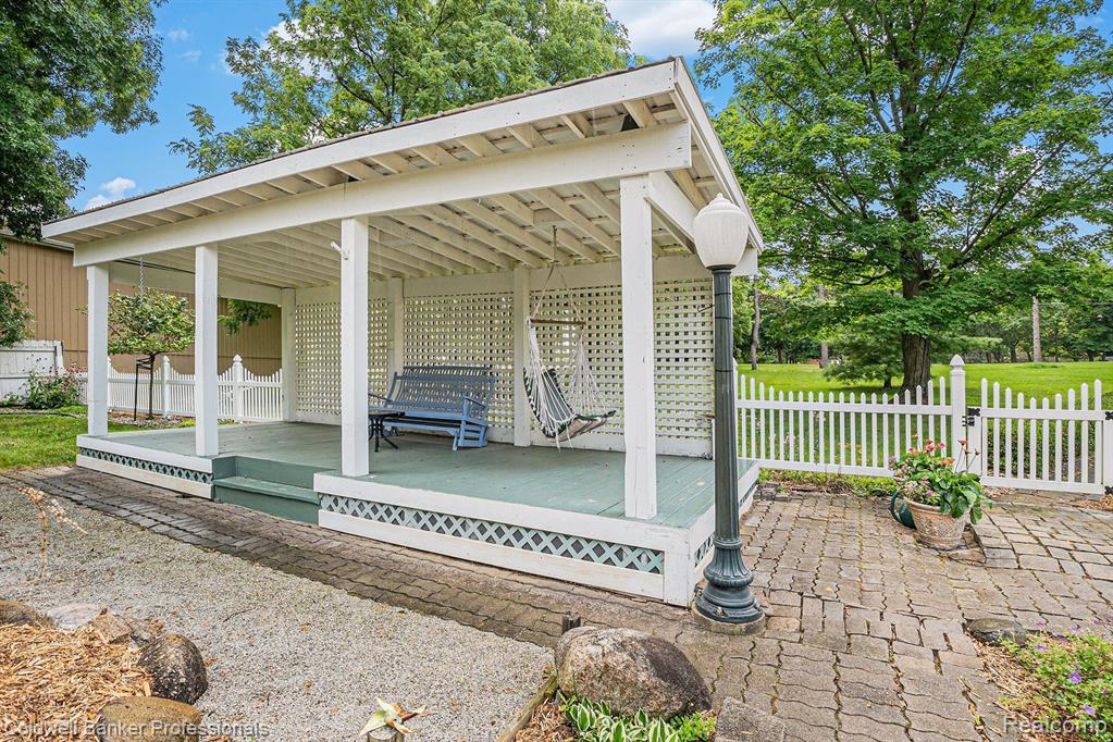 6377 Perry Road Grand Blanc, MI 48439 - Photo 14 of 62