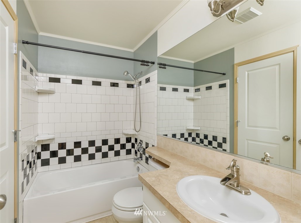 1973 Sheridan Road Bremerton, WA 98310 - Photo 24 of 26 Gallery Image 24