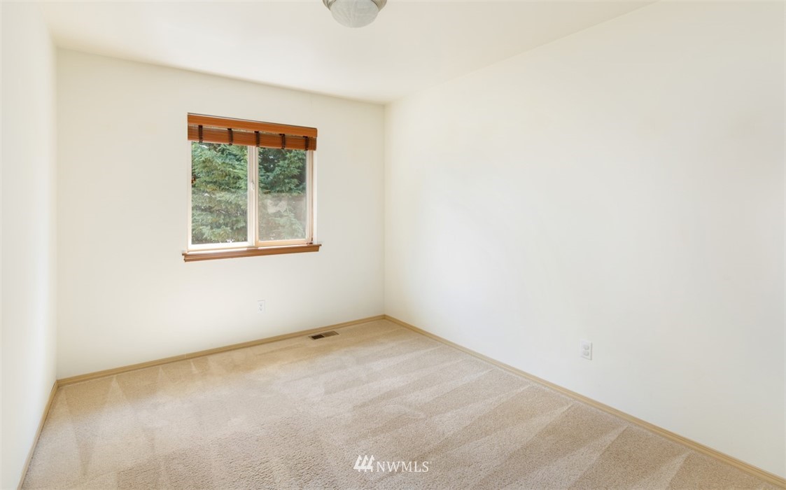 1973 Sheridan Road Bremerton, WA 98310 - Photo 25 of 26 Gallery Image 25