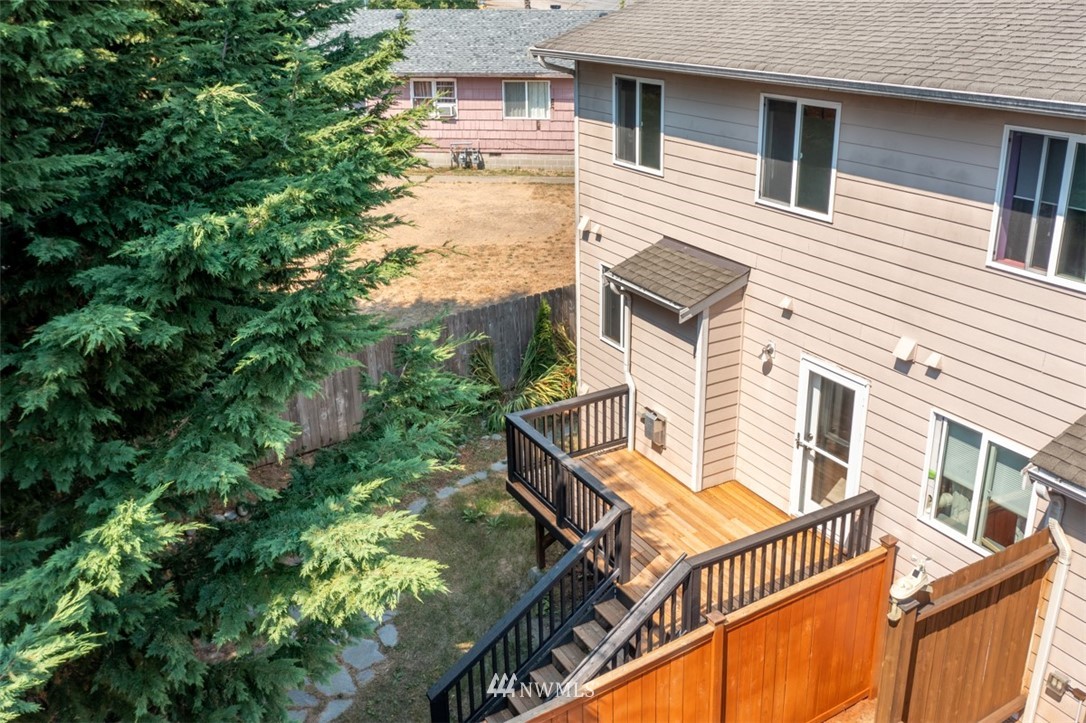 1973 Sheridan Road Bremerton, WA 98310 - Photo 6 of 26 Gallery Image 6