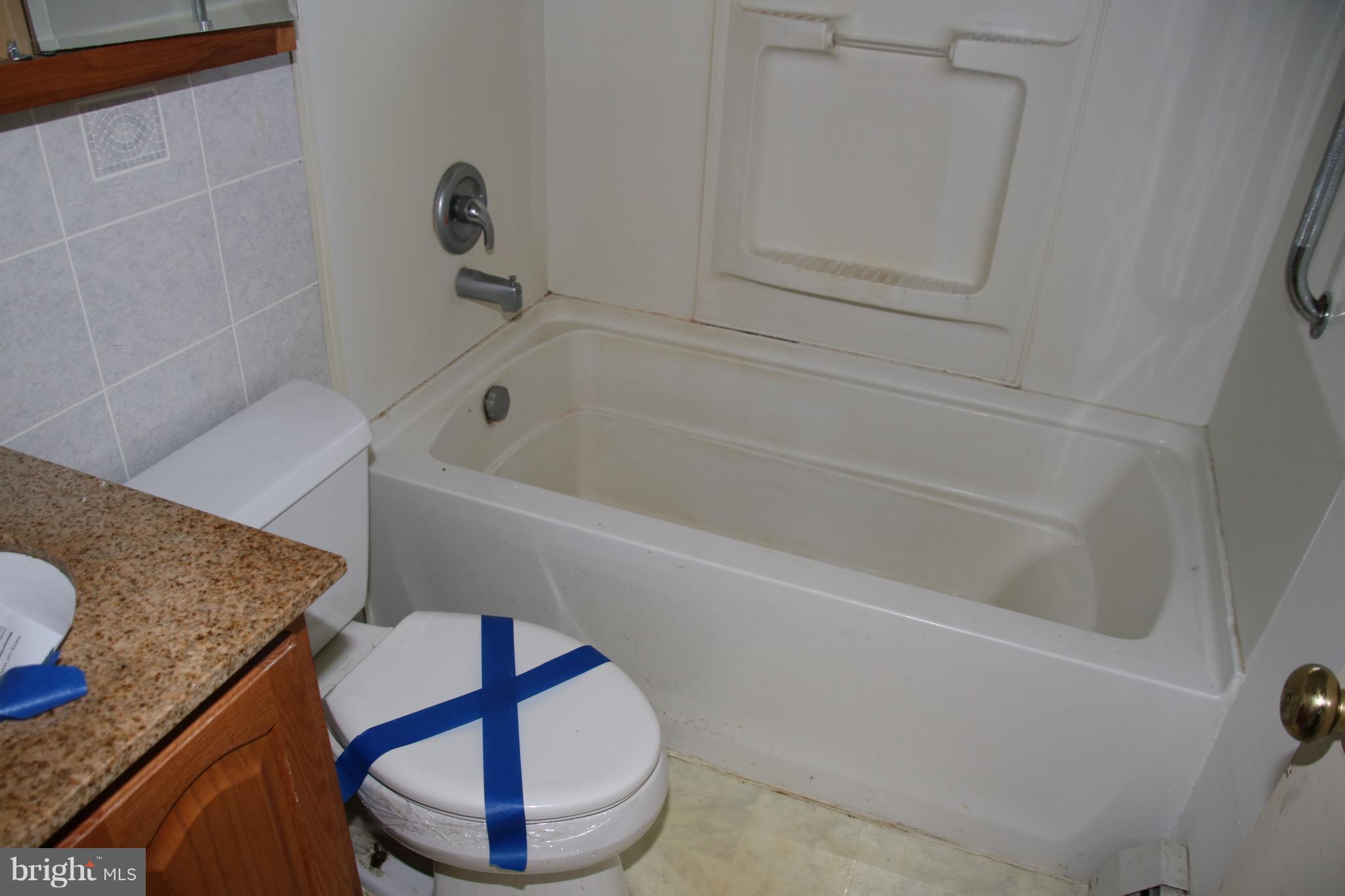 8 Jollybrook Road Levittown, PA 19056 - Photo 11 of 14 Gallery Image 11