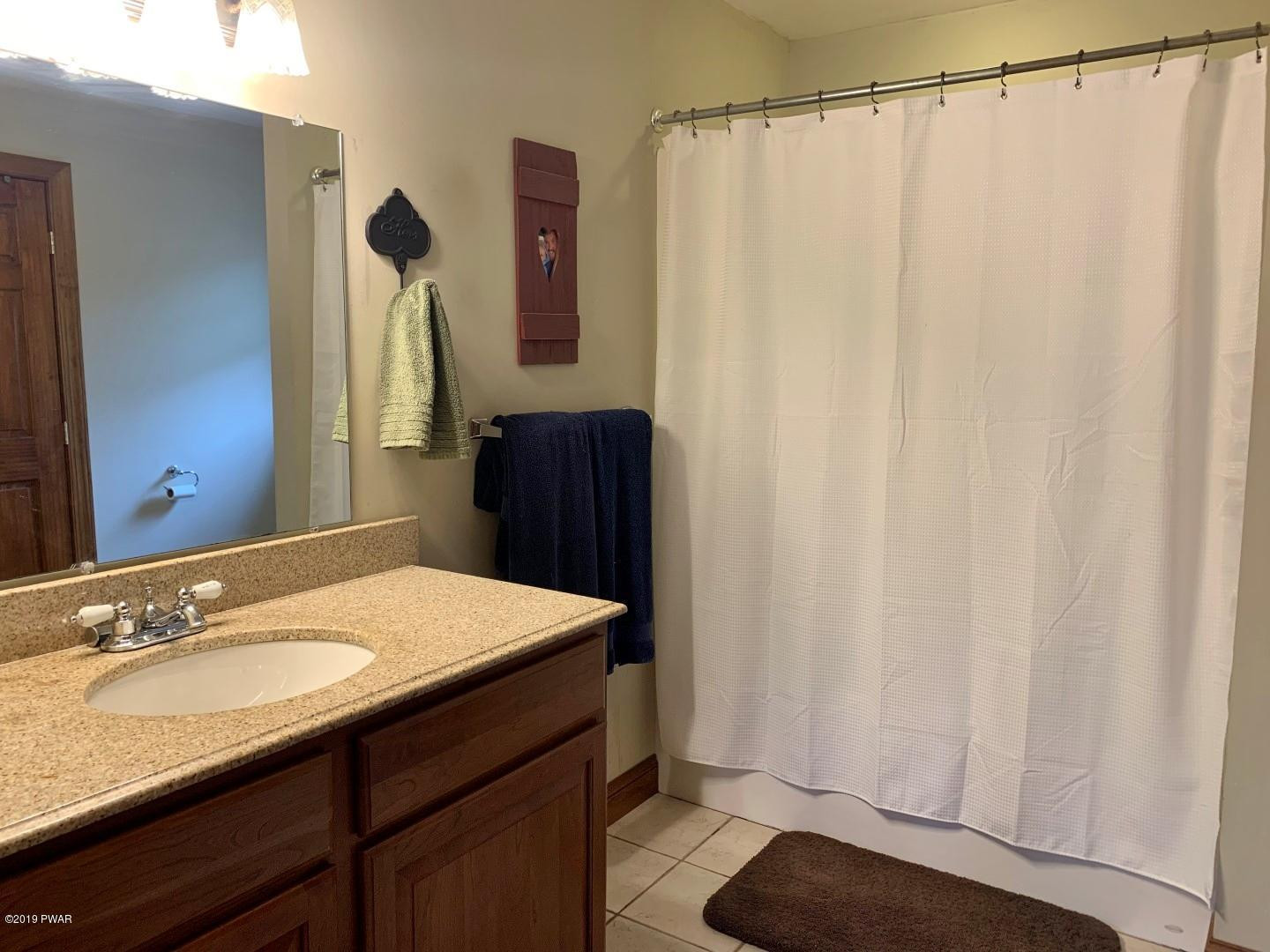 56 Huckleberry Road Newfoundland, PA 18445 - Photo 27 of 55 22-master bath