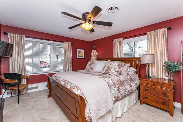 $632,500 | 701 4th Street Southwest, Austin, MN 55912