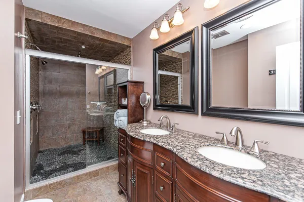 $632,500 | 701 4th Street Southwest, Austin, MN 55912