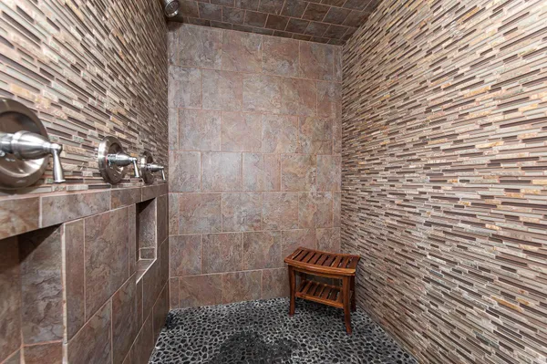 $632,500 | 701 4th Street Southwest, Austin, MN 55912