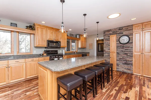 $632,500 | 701 4th Street Southwest, Austin, MN 55912