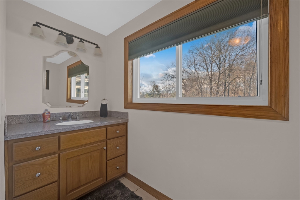 2 Crestwood Road Leicester, MA 01524 - Photo 20 of 33 Gallery Image 20