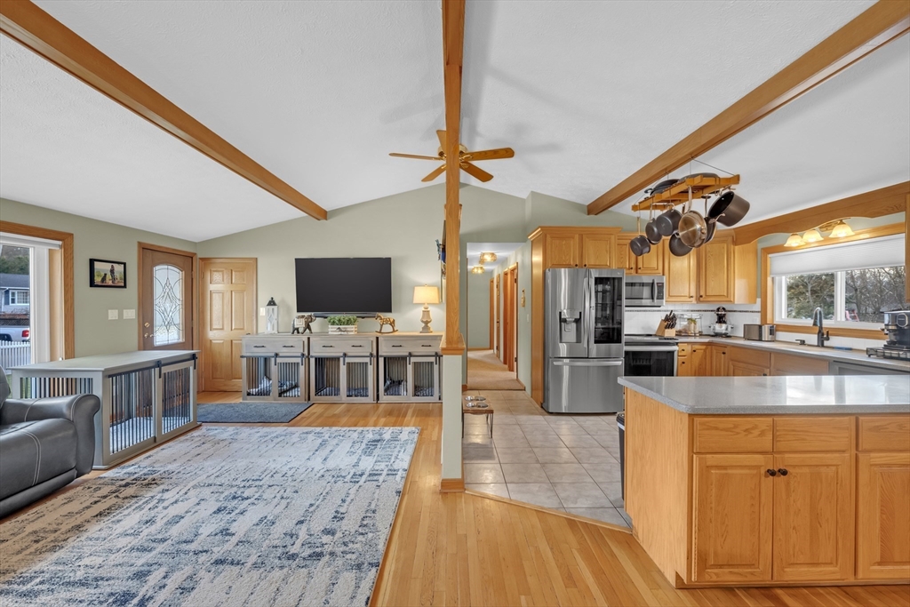 2 Crestwood Road Leicester, MA 01524 - Photo 4 of 33 Gallery Image 4