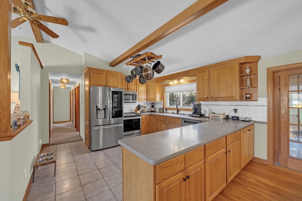 2 Crestwood Road Leicester, MA 01524 - Photo 5 of 33 Gallery Image 5