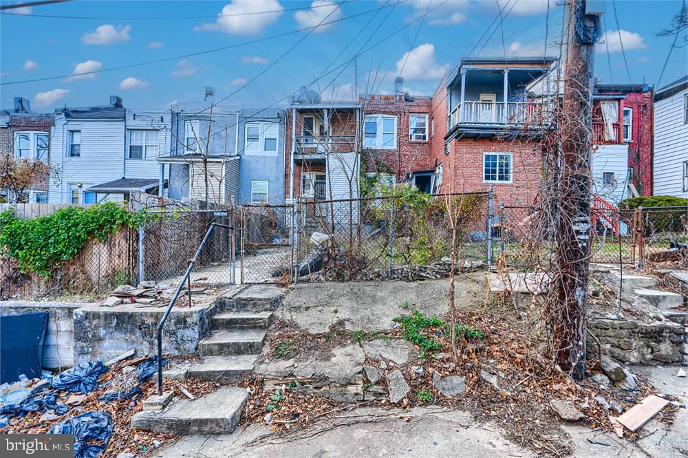 2521 Reisterstown Road Baltimore, MD 21217 - Photo 3 of 5 a city view