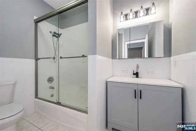 $2,400 | 1878 Springfield Avenue, Unit 2B, Maplewood, NJ 07040