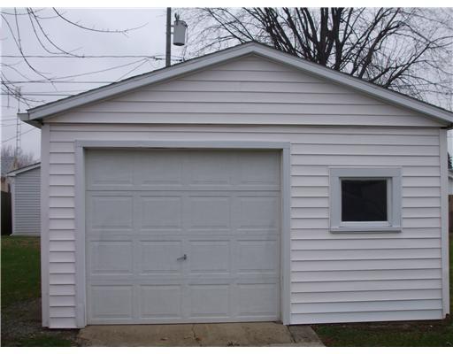 928 Barker Drive Springfield, OH 45505 - Photo 2 of 10