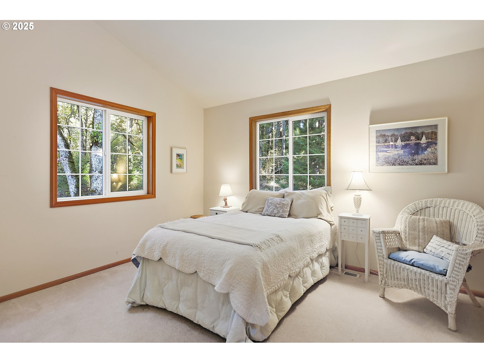 80 Echo Glen Road White Salmon, WA 98672 - Photo 22 of 48 a bedroom with a bed and a large window