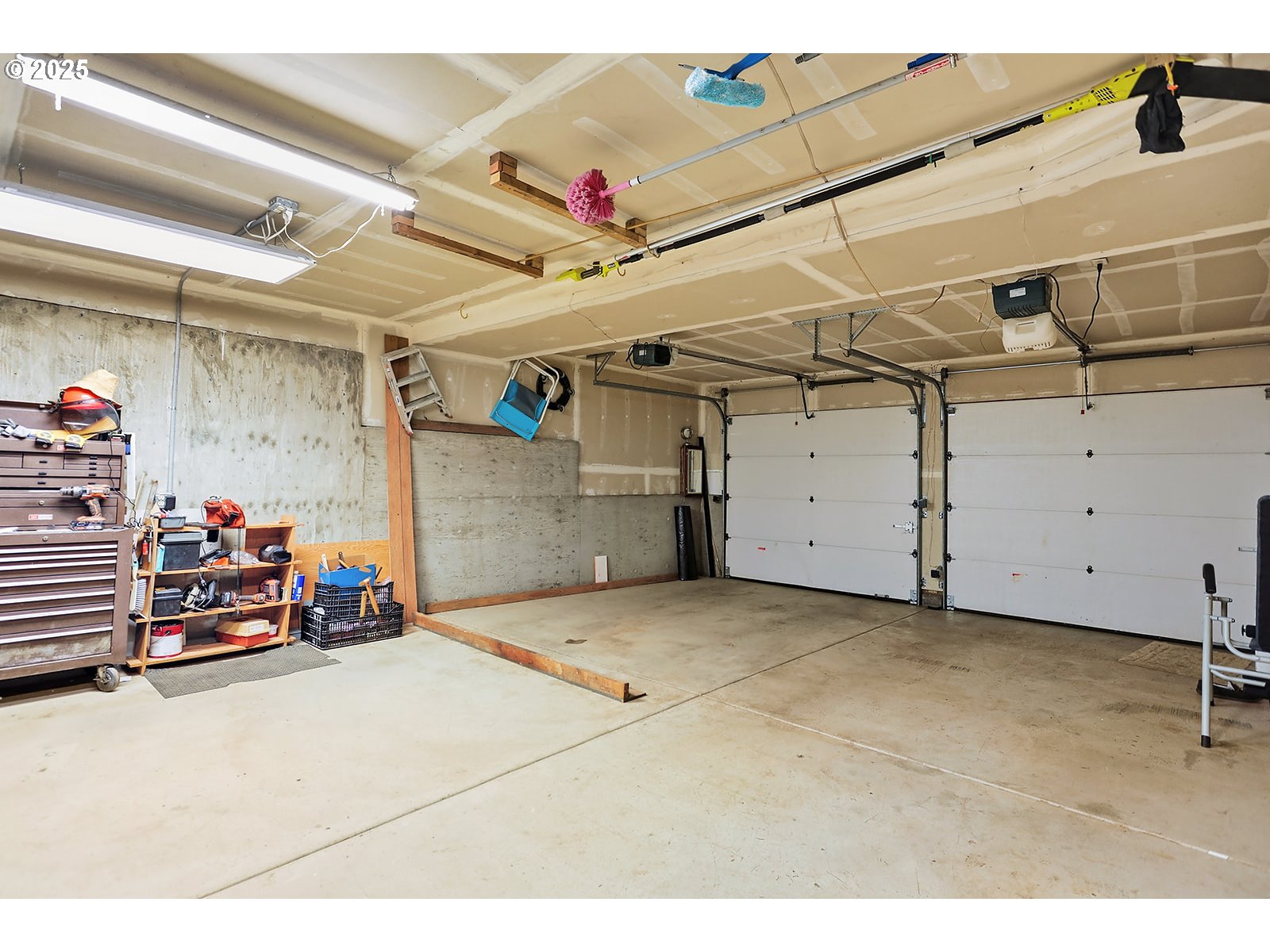 80 Echo Glen Road White Salmon, WA 98672 - Photo 29 of 48 a view of garage