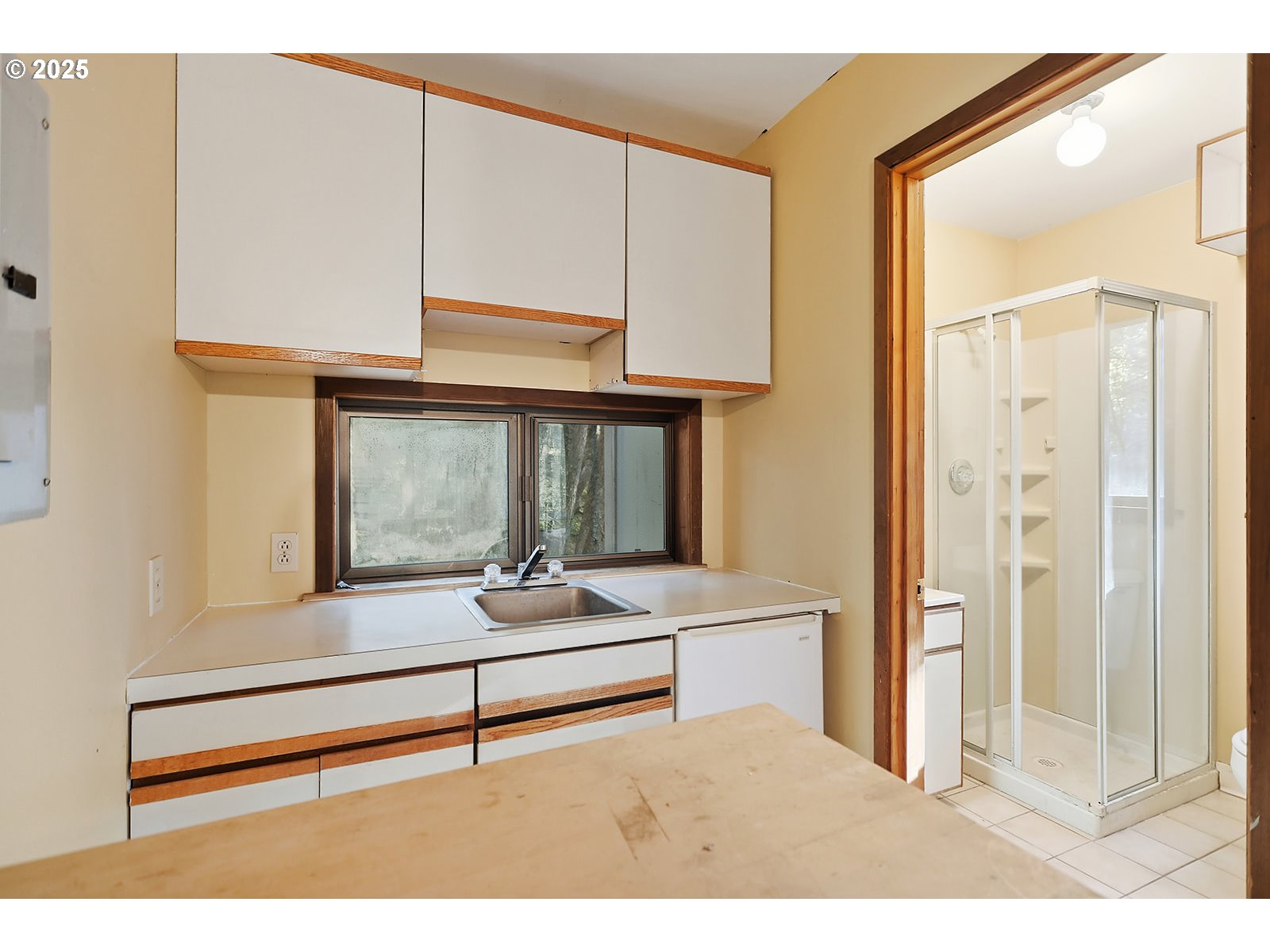 80 Echo Glen Road White Salmon, WA 98672 - Photo 38 of 48 a living room with furniture