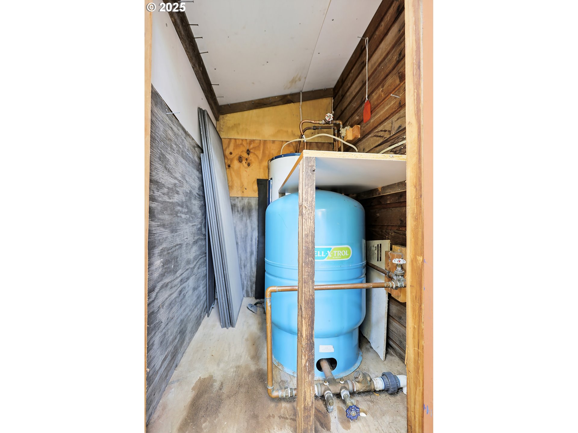 80 Echo Glen Road White Salmon, WA 98672 - Photo 43 of 48 a view of storage and utility