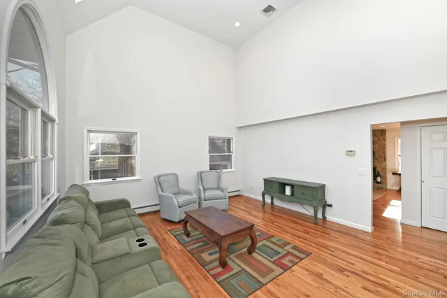 $999,000 | 38 Soundcrest Avenue, Northport, NY 11768