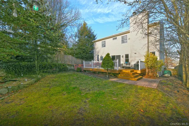 $999,000 | 38 Soundcrest Avenue, Northport, NY 11768