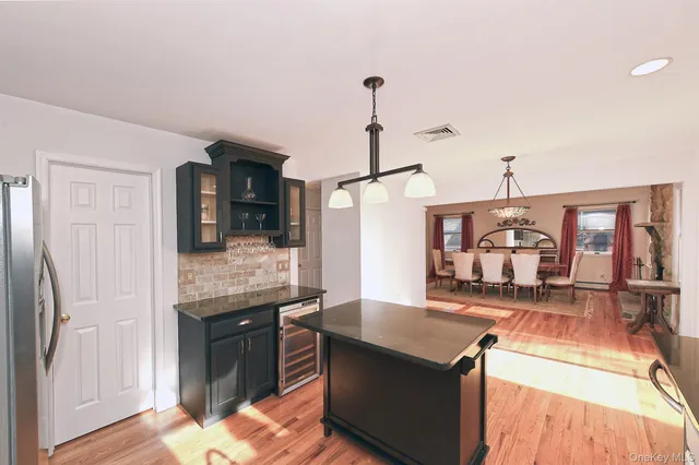 $999,000 | 38 Soundcrest Avenue, Northport, NY 11768