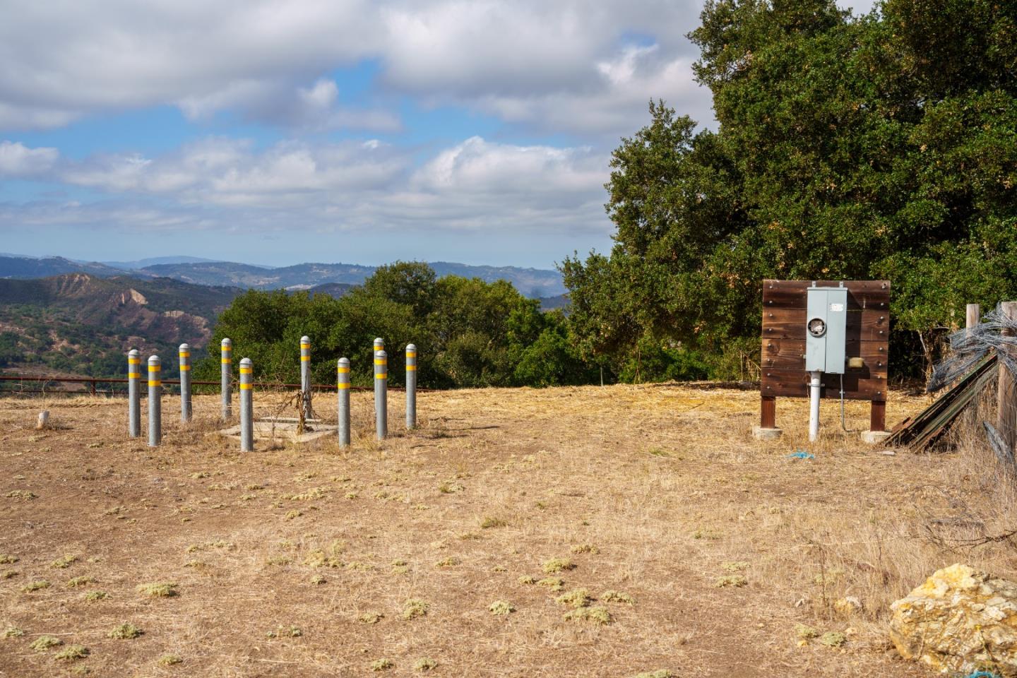 367 San Benancio Road Salinas, CA 93908 - Photo 14 of 29 a view of a yard with a slide