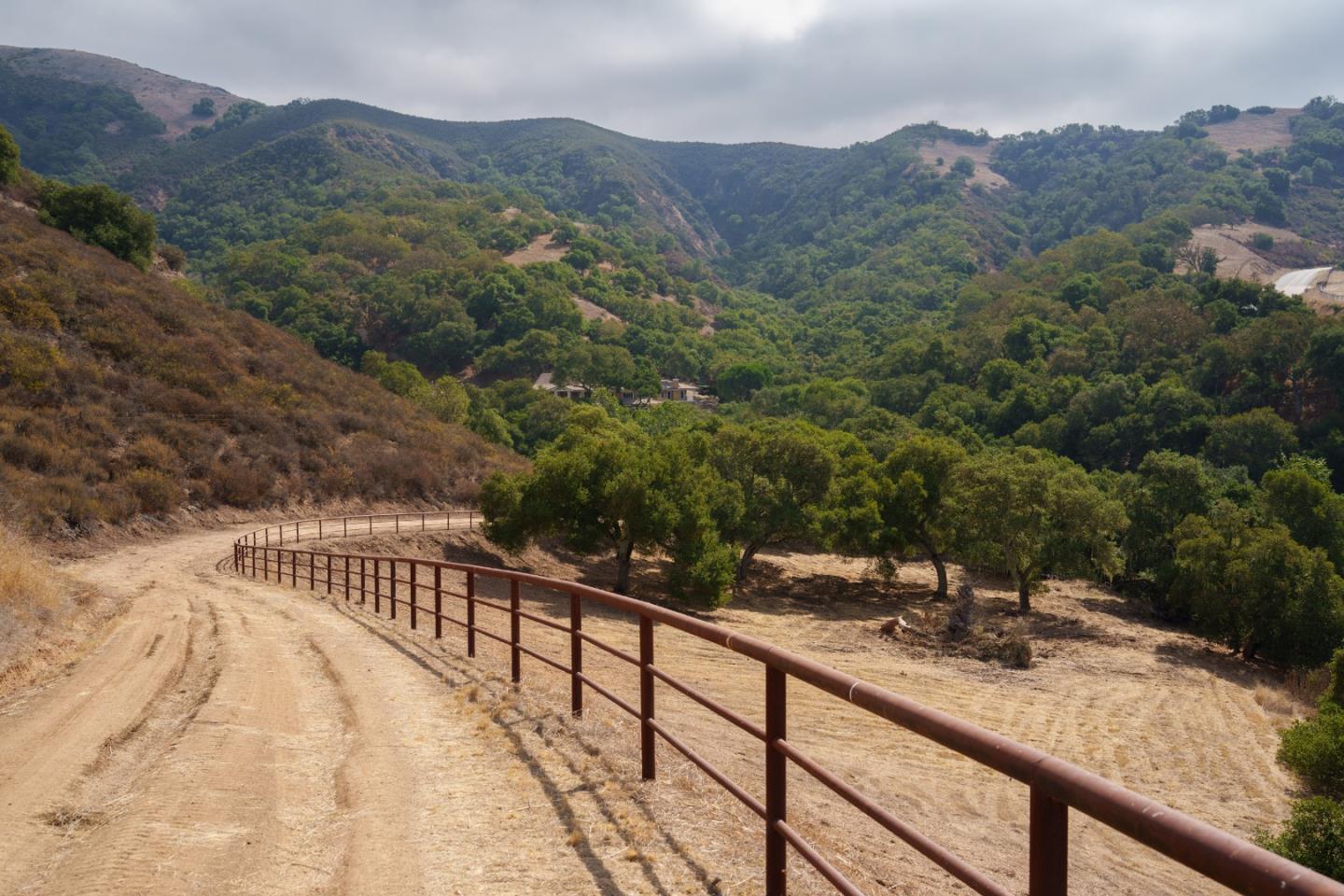 367 San Benancio Road Salinas, CA 93908 - Photo 9 of 29 a view of balcony and mountain view