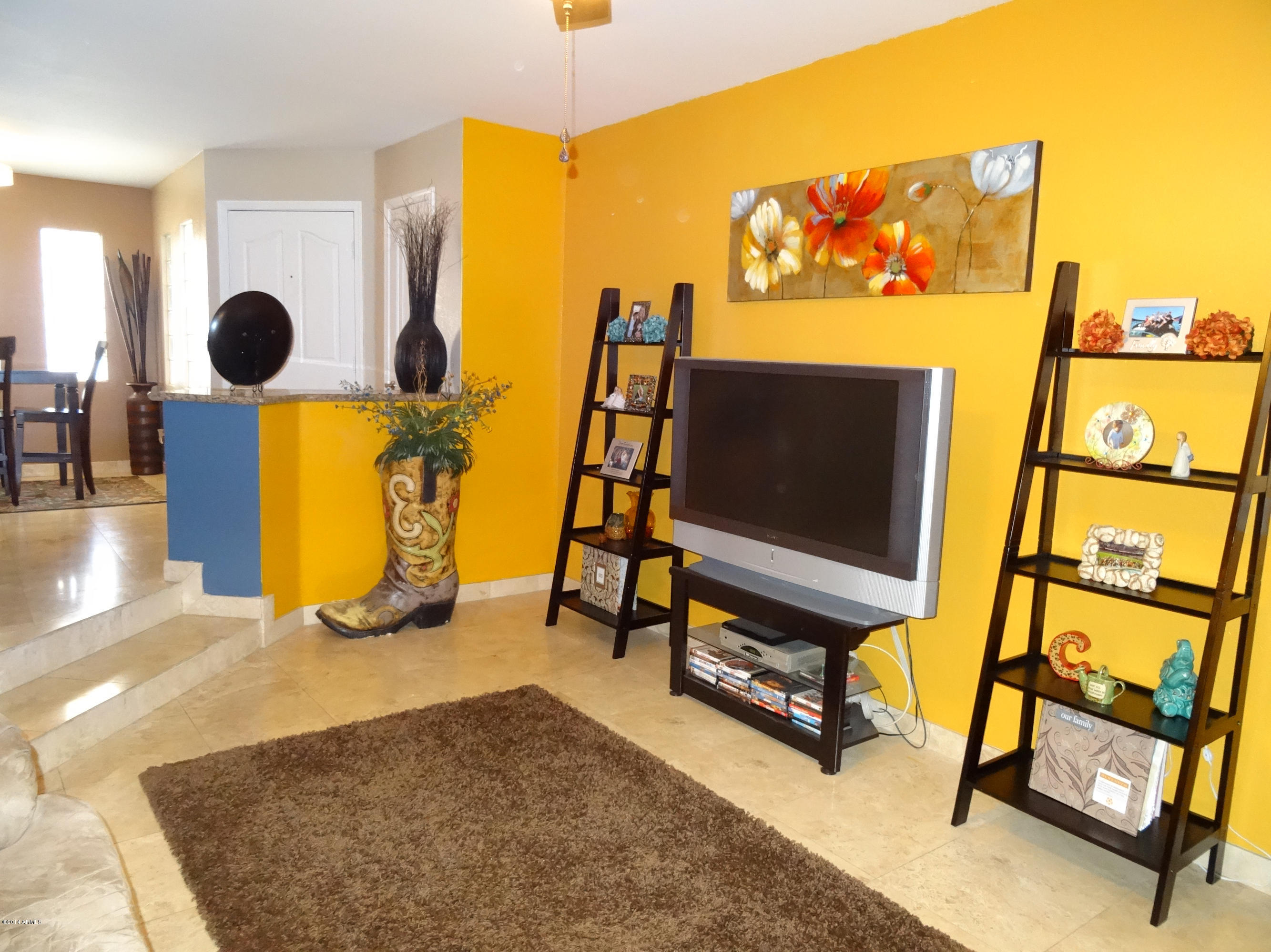 3235 East Camelback Road, Unit 119 Phoenix, AZ 85018 - Photo 12 of 18 12 Living Room- 4