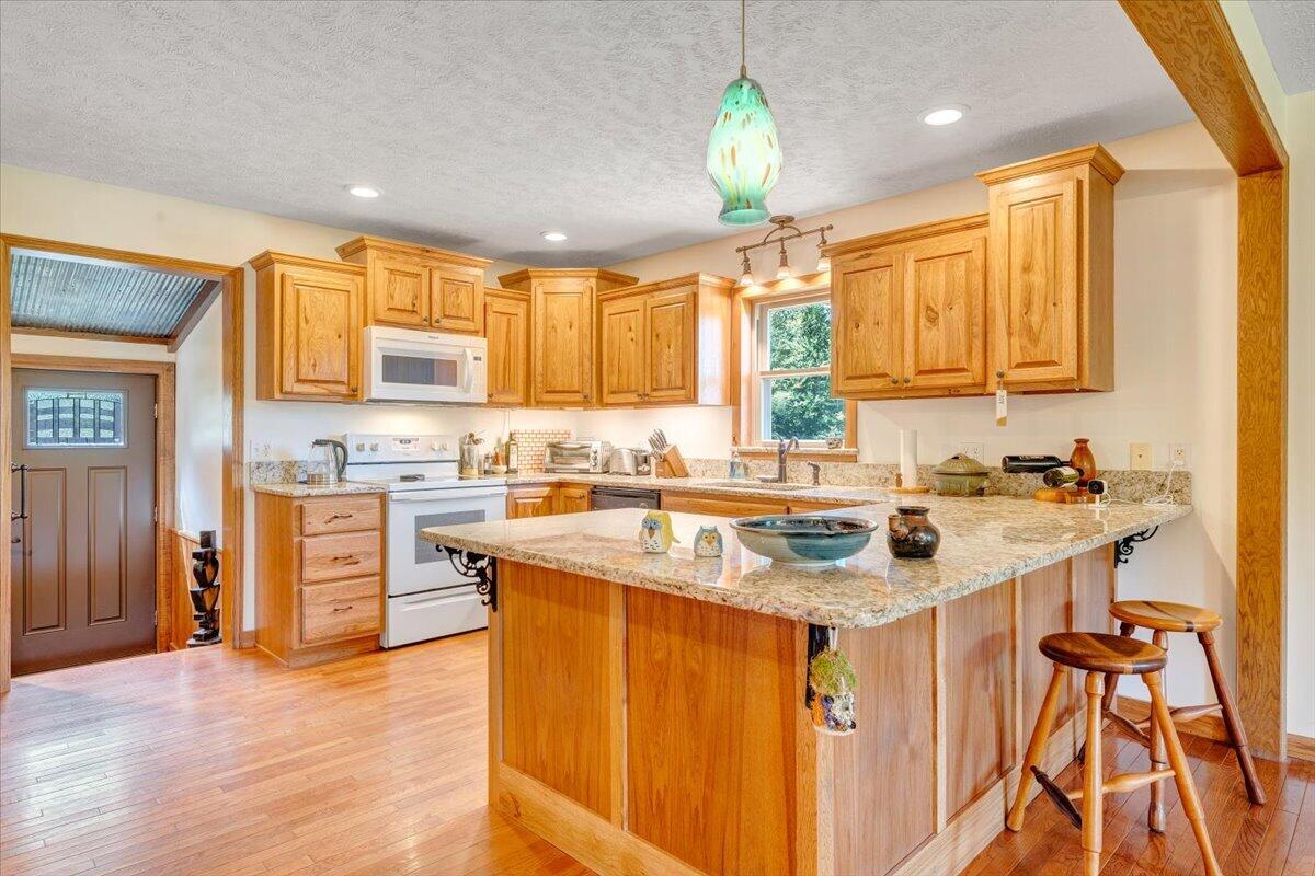 2275 Union School Road Southwest Willis, VA 24380 - Photo 21 of 86 19-MIB00191