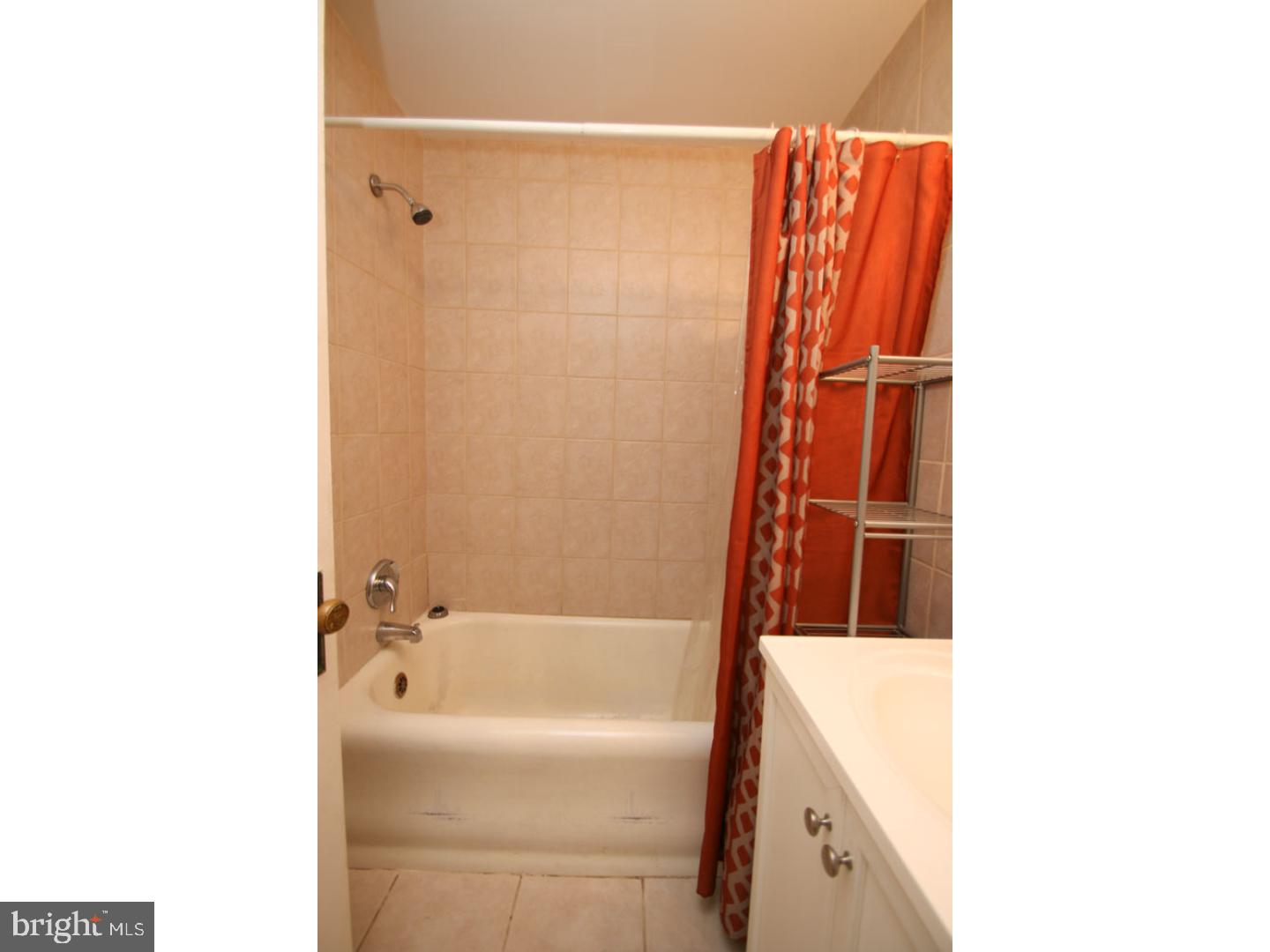 1324 Locust Street, Unit 911 Philadelphia, PA 19107 - Photo 6 of 7