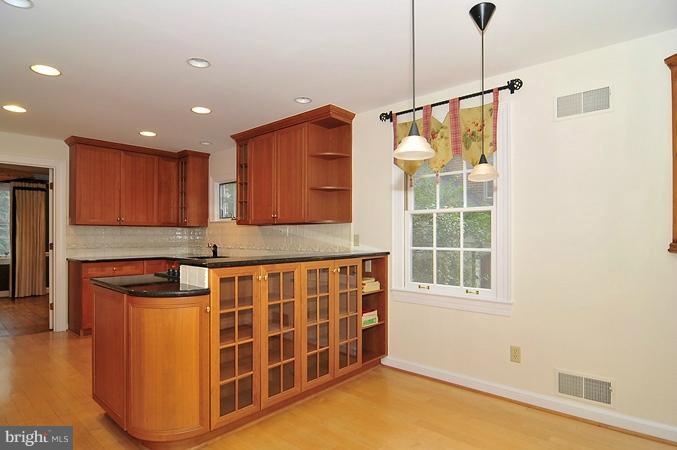 5232 Elliott Road Bethesda, MD 20816 - Photo 5 of 16 Kitchen