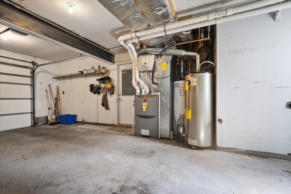 13310 Tango Road Bloomington, IL 61705 - Photo 27 of 40 a view of a garage