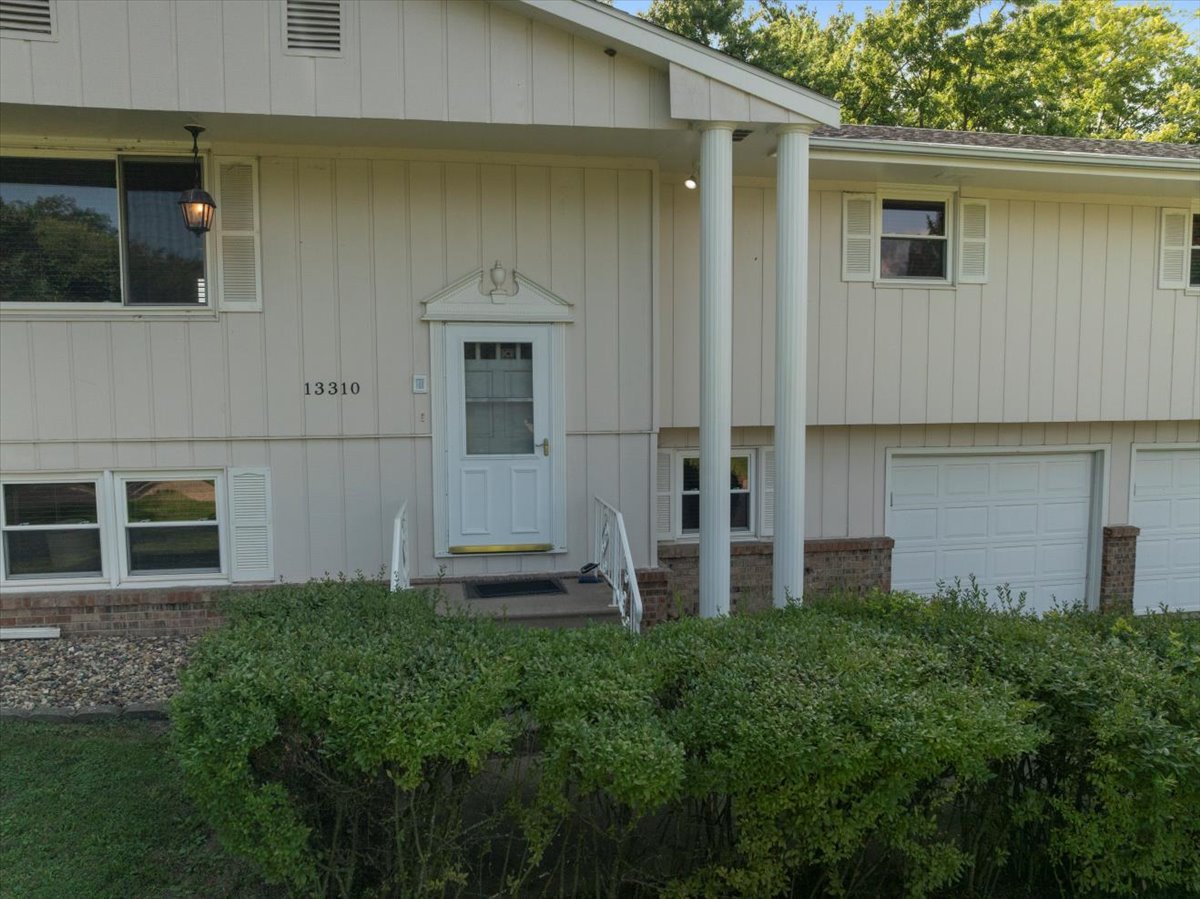 13310 Tango Road Bloomington, IL 61705 - Photo 4 of 40