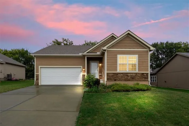 $394,900 | 14163 South Landon Street, Olathe, KS 66061