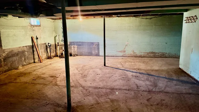 $230,000 | 850 Ohio Street, Bangor, ME 04401