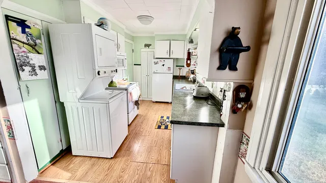 $230,000 | 850 Ohio Street, Bangor, ME 04401