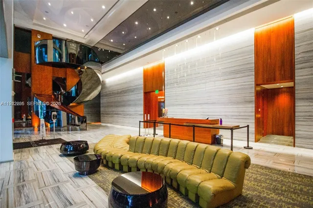 $4,600 | 1300 Brickell Bay Drive, Unit 2802, Miami, FL 33131